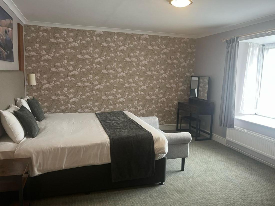 Hotel Wheatsheaf By Chef & Brewer Collection à North Waltham Extérieur photo