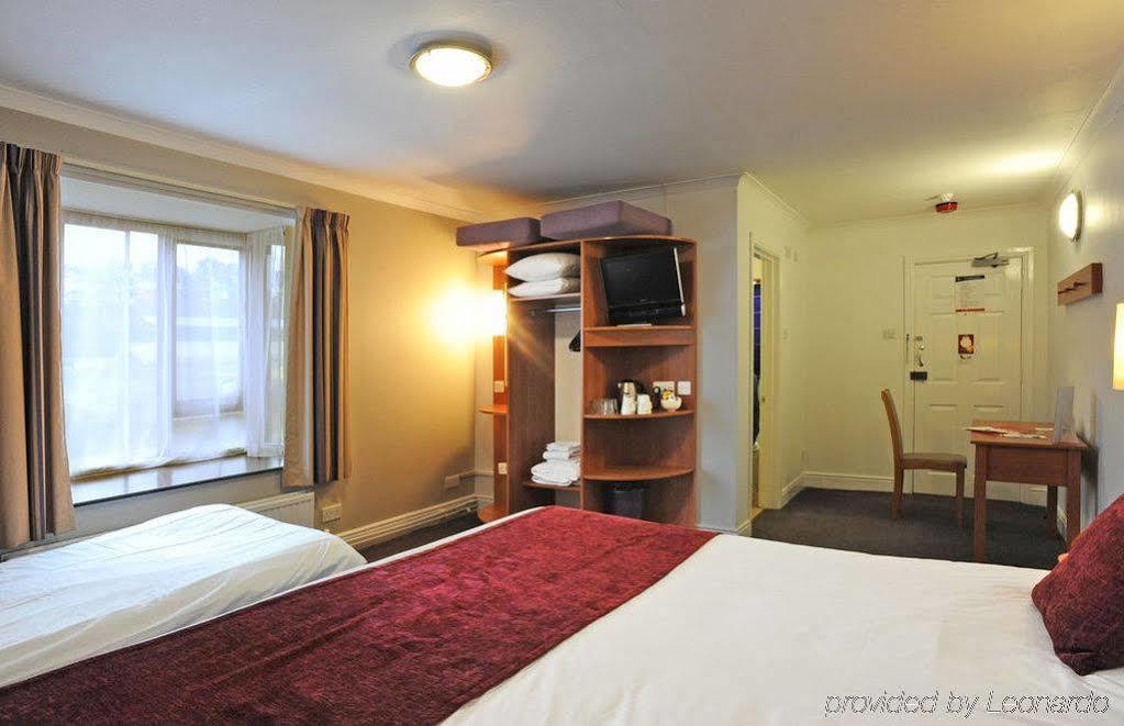 Hotel Wheatsheaf By Chef & Brewer Collection à North Waltham Extérieur photo