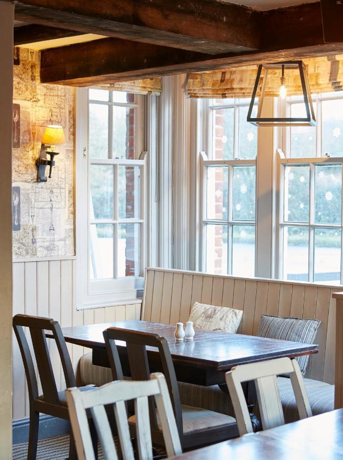 Hotel Wheatsheaf By Chef & Brewer Collection à North Waltham Extérieur photo